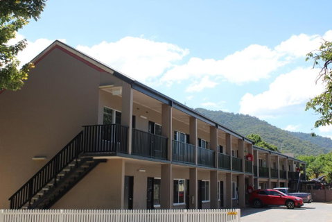 Alpine Hotel Bright - Accommodation ACT 1