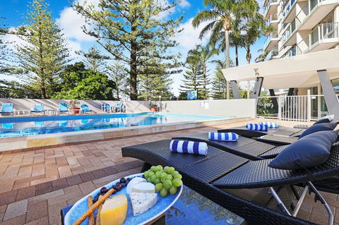 Pacific Regis Beachfront Holiday Apartments - Accommodation ACT 1