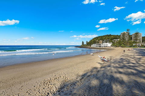 Pacific Regis Beachfront Holiday Apartments - Accommodation ACT 2