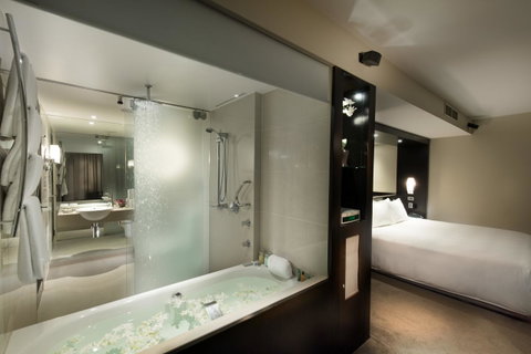 Hilton Cairns - Accommodation ACT 19
