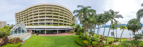Hilton Cairns - Accommodation ACT 18