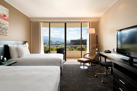 Hilton Cairns - Accommodation ACT 33