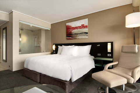 Hilton Cairns - Accommodation ACT 34