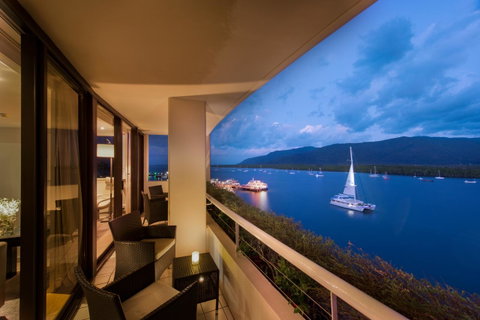Hilton Cairns - Accommodation ACT 20