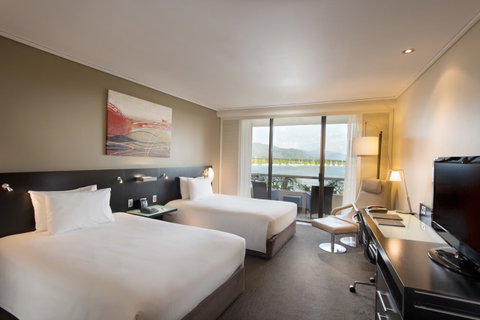 Hilton Cairns - Accommodation ACT 1