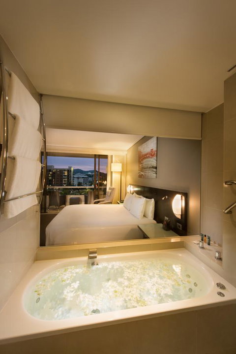 Hilton Cairns - Accommodation ACT 22