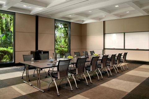 Hilton Cairns - Accommodation ACT 37