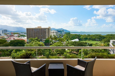 Hilton Cairns - Accommodation ACT 12