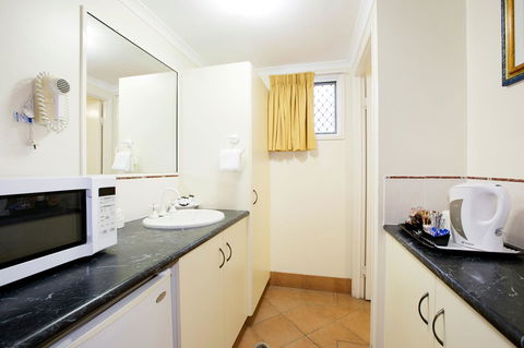 Glenmore Tavern - Accommodation ACT 34