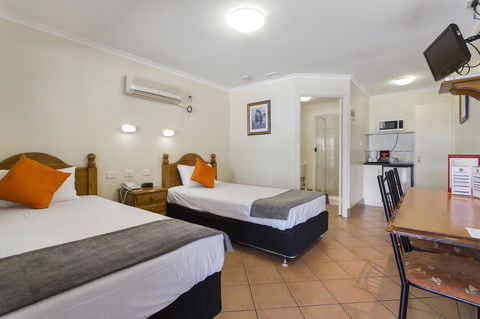 Glenmore Tavern - Accommodation ACT 16