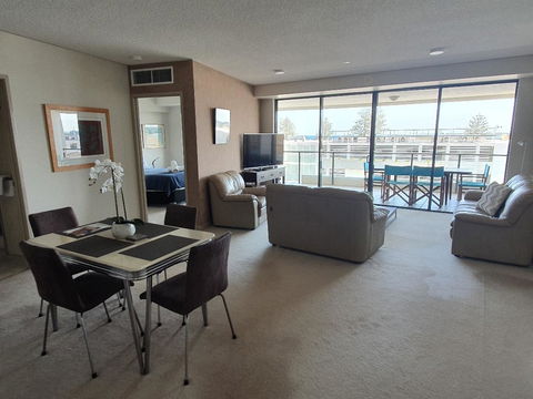 The Waterford Prestige Apartments - Accommodation ACT 4