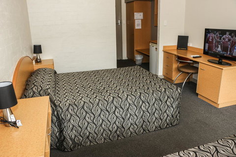 Salisbury Hotel Motel - Accommodation ACT 9