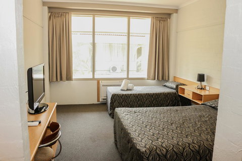 Salisbury Hotel Motel - Accommodation ACT 11