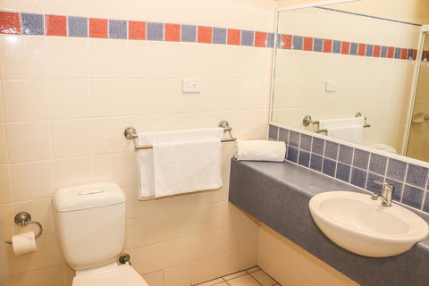 Salisbury Hotel Motel - Accommodation ACT 12