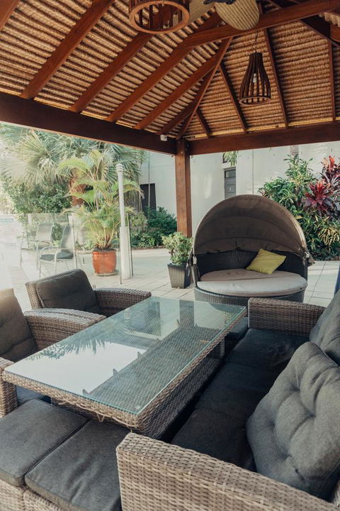 Burleigh Palms Holiday Apartments - Accommodation ACT 30