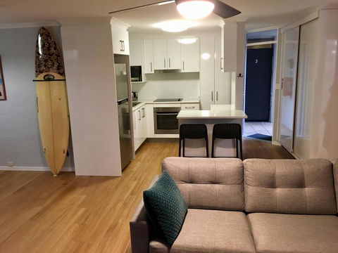 Burleigh Palms Holiday Apartments - Accommodation ACT 9