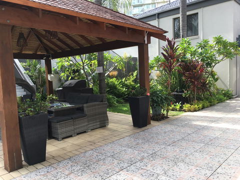 Burleigh Palms Holiday Apartments - Accommodation ACT 16