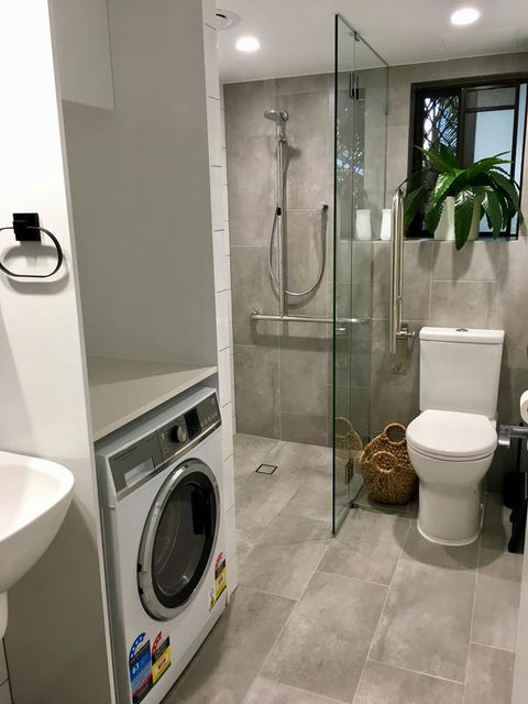 Burleigh Palms Holiday Apartments - Accommodation ACT 6