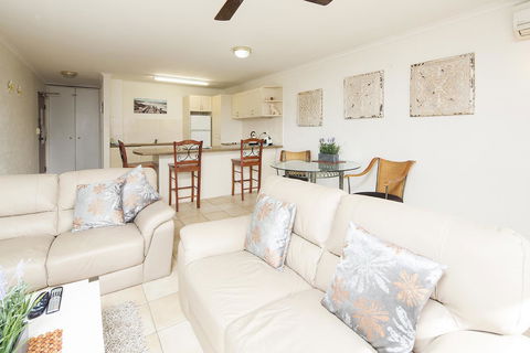 Burleigh Palms Holiday Apartments - Accommodation ACT 25