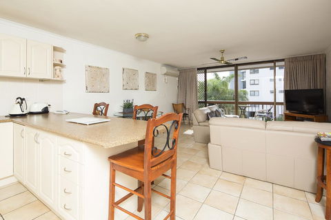 Burleigh Palms Holiday Apartments - Accommodation ACT 31