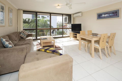 Burleigh Palms Holiday Apartments - Accommodation ACT 15