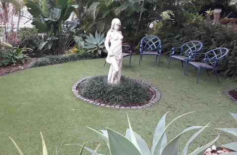 Private Apartment With Scenic Gardens - Accommodation ACT 1