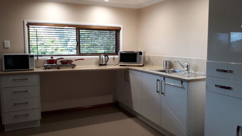 Private Apartment With Scenic Gardens - Accommodation ACT 9