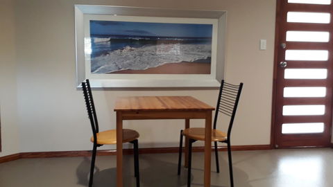 Private Apartment With Scenic Gardens - Accommodation ACT 8