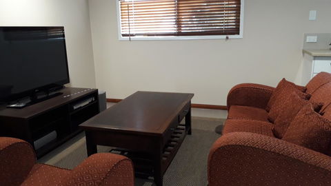 Private Apartment With Scenic Gardens - Accommodation ACT 7