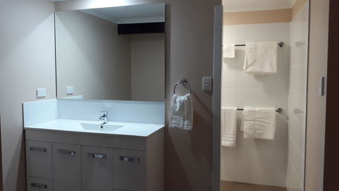 Private Apartment With Scenic Gardens - Accommodation ACT 6