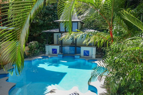 Martinique On Macrossan - Accommodation ACT 10