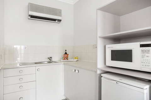 Coopers Colonial Motel - Accommodation ACT 33
