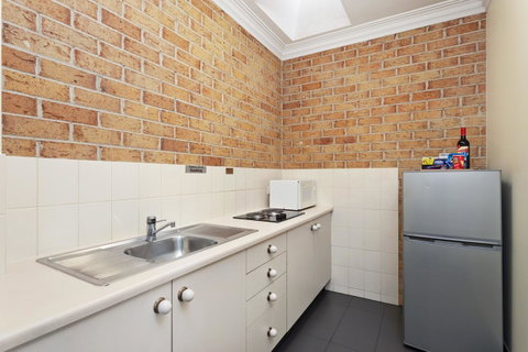 Coopers Colonial Motel - Accommodation ACT 20