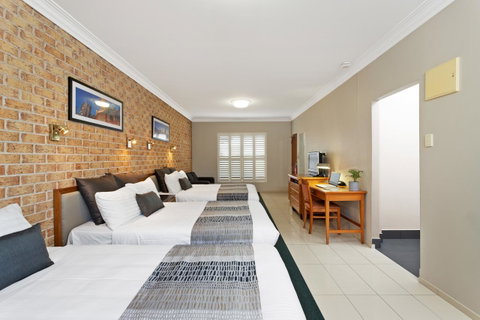Coopers Colonial Motel - Accommodation ACT 3