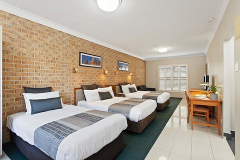 Coopers Colonial Motel - Accommodation ACT 9