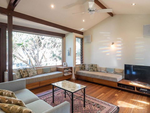 Laguna House - Accommodation ACT 14