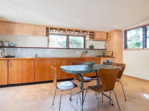 Laguna House - Accommodation ACT 11