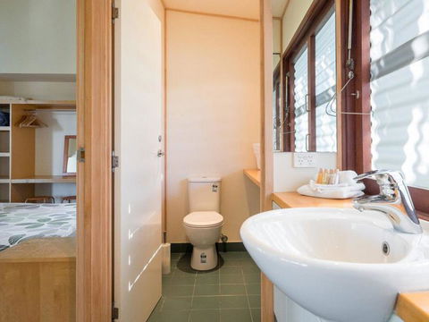 Laguna House - Accommodation ACT 10