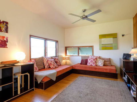 Eddies Place - Accommodation ACT 13
