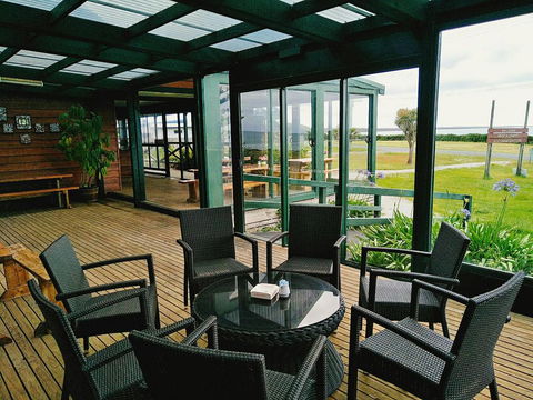 Baudins Accommodation And Restaurant - Accommodation ACT 21