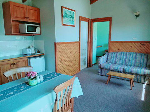 Baudins Accommodation And Restaurant - Accommodation ACT 9