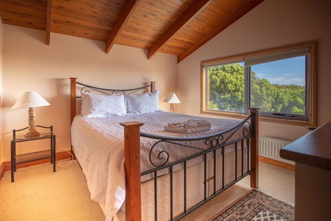 Mountain Seas Lodge - Accommodation ACT 11