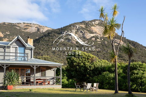 Mountain Seas Lodge - Accommodation ACT 0