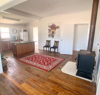 'The Wattles' - True Country Escape Near Wineries - Borenore - Accommodation ACT