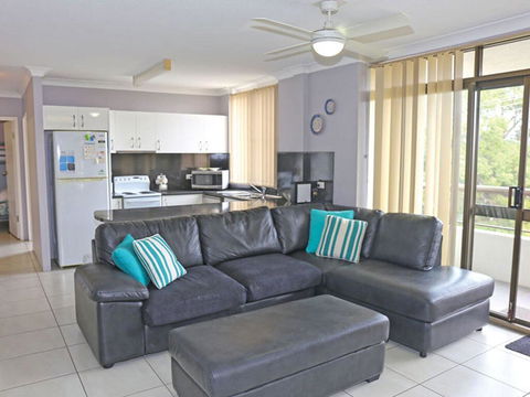1 'The Commodore' 9-11 Donald St - Ground Floor Unit, Close To Shops, Cafe's And Marina - Accommodation ACT 0