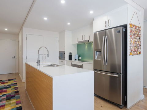 104 'The Shoal' 6-8 Bullecourt Street - Linen Included & Under 200m To Beach - Accommodation ACT 1