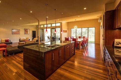 141 Providence Drive, Bowhill - Accommodation ACT 2