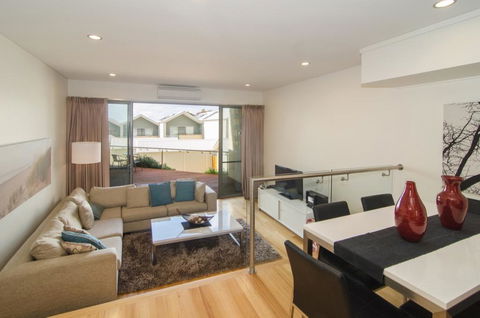 16 Seine Bay Apartment - Accommodation ACT 1