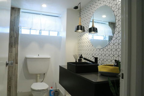 2 Bedroom Close To CBD - Accommodation ACT 2