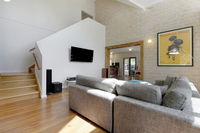 2 Marma Retreat with jacuzzi heated pool pet friendly Foxtel